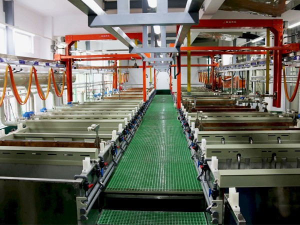 龍門式陽極氧化生產線 龍門式陽極氧化生產線